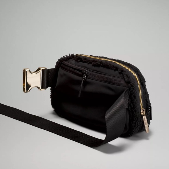 LULULEMON Everywhere Belt Bag 1L Fleece Black - Picture 6 of 7